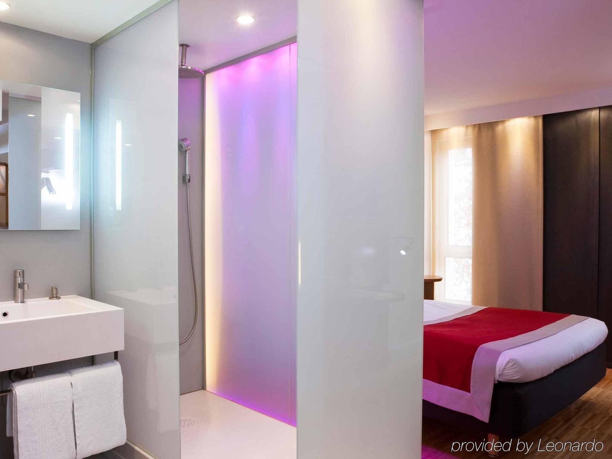 Mercure Paris Arc De Triomphe Wagram Екстер'єр фото