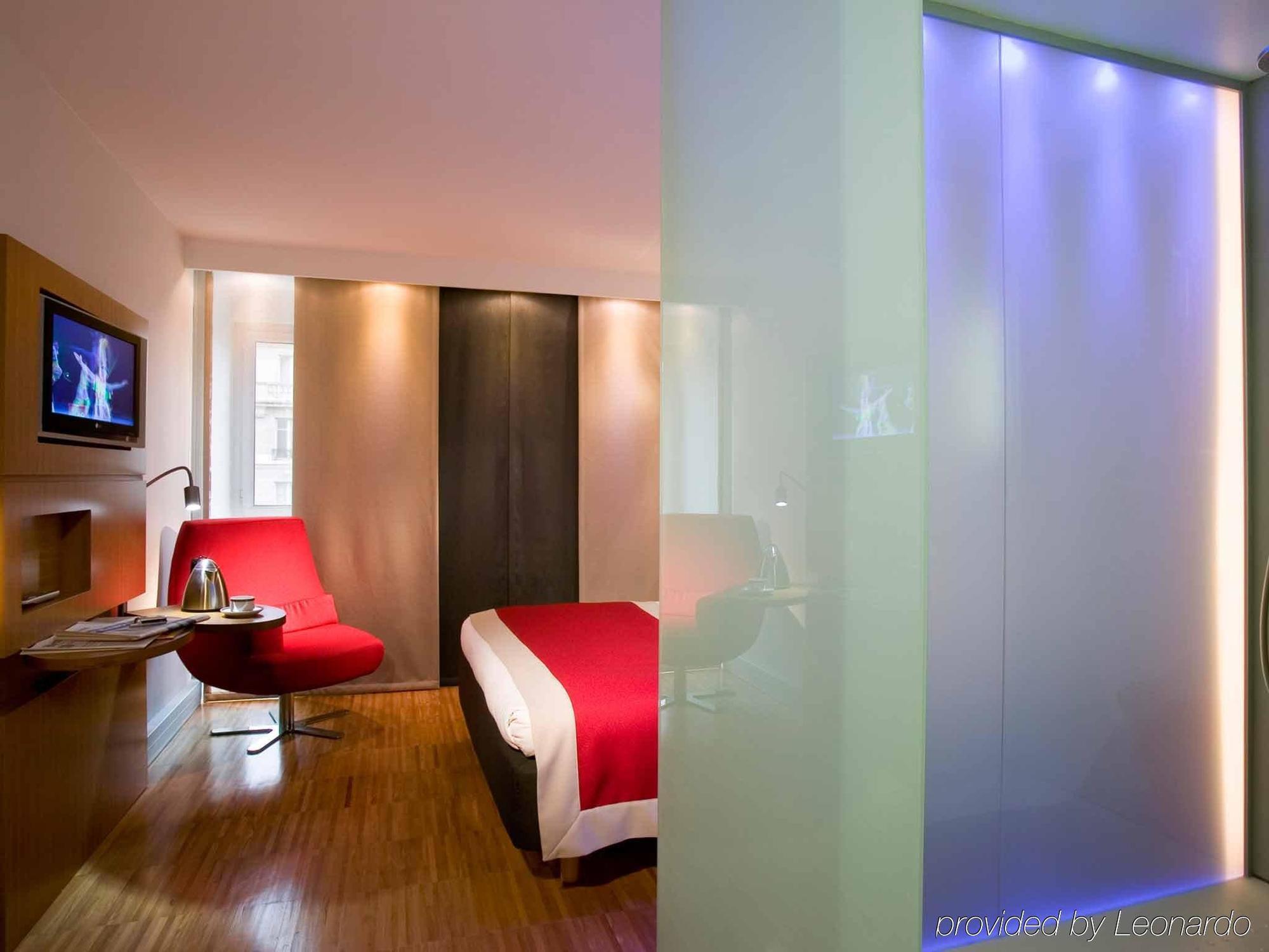 Mercure Paris Arc De Triomphe Wagram Екстер'єр фото